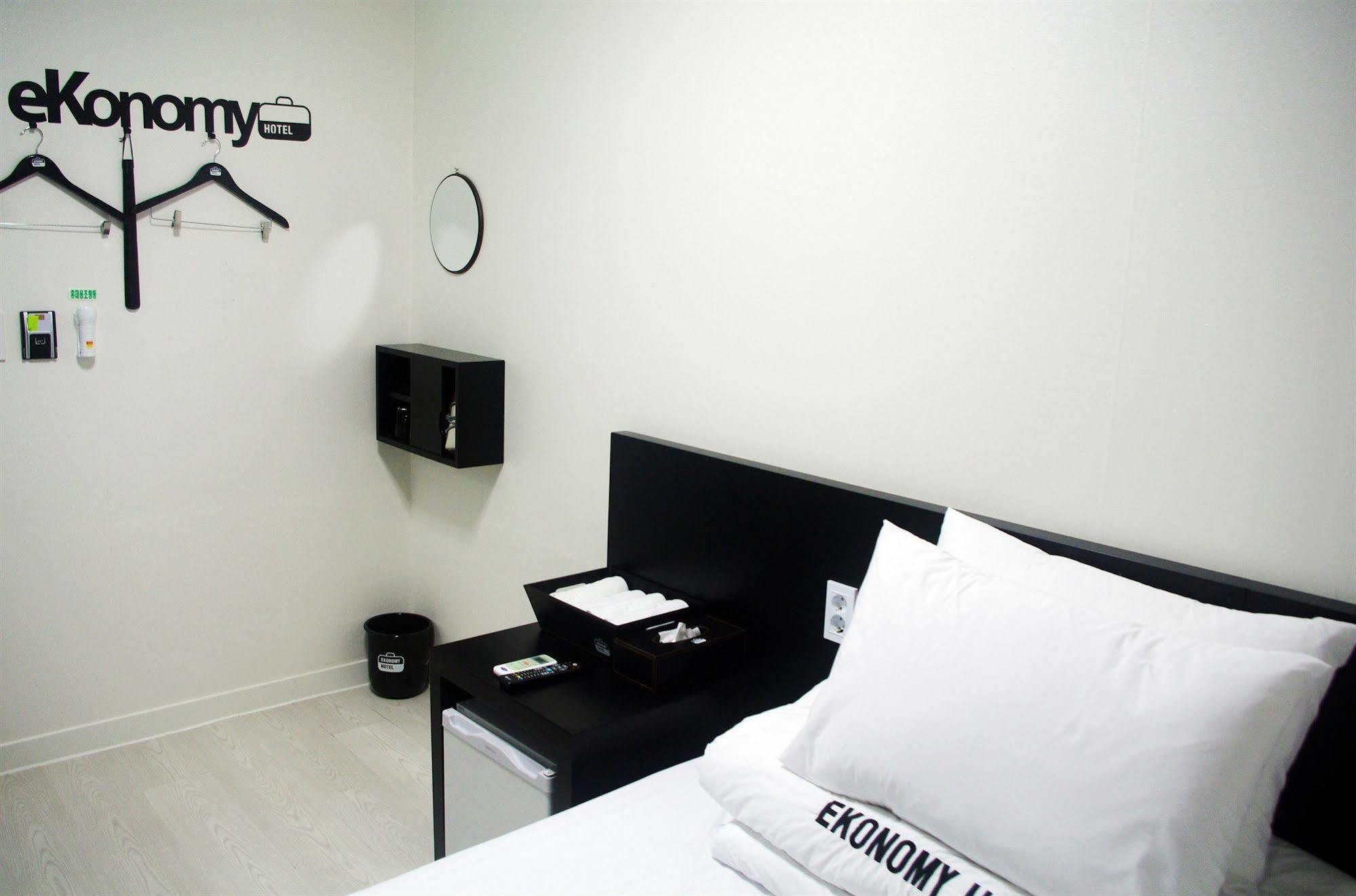 Ekonomy Hotel Nampo Пусан Экстерьер фото