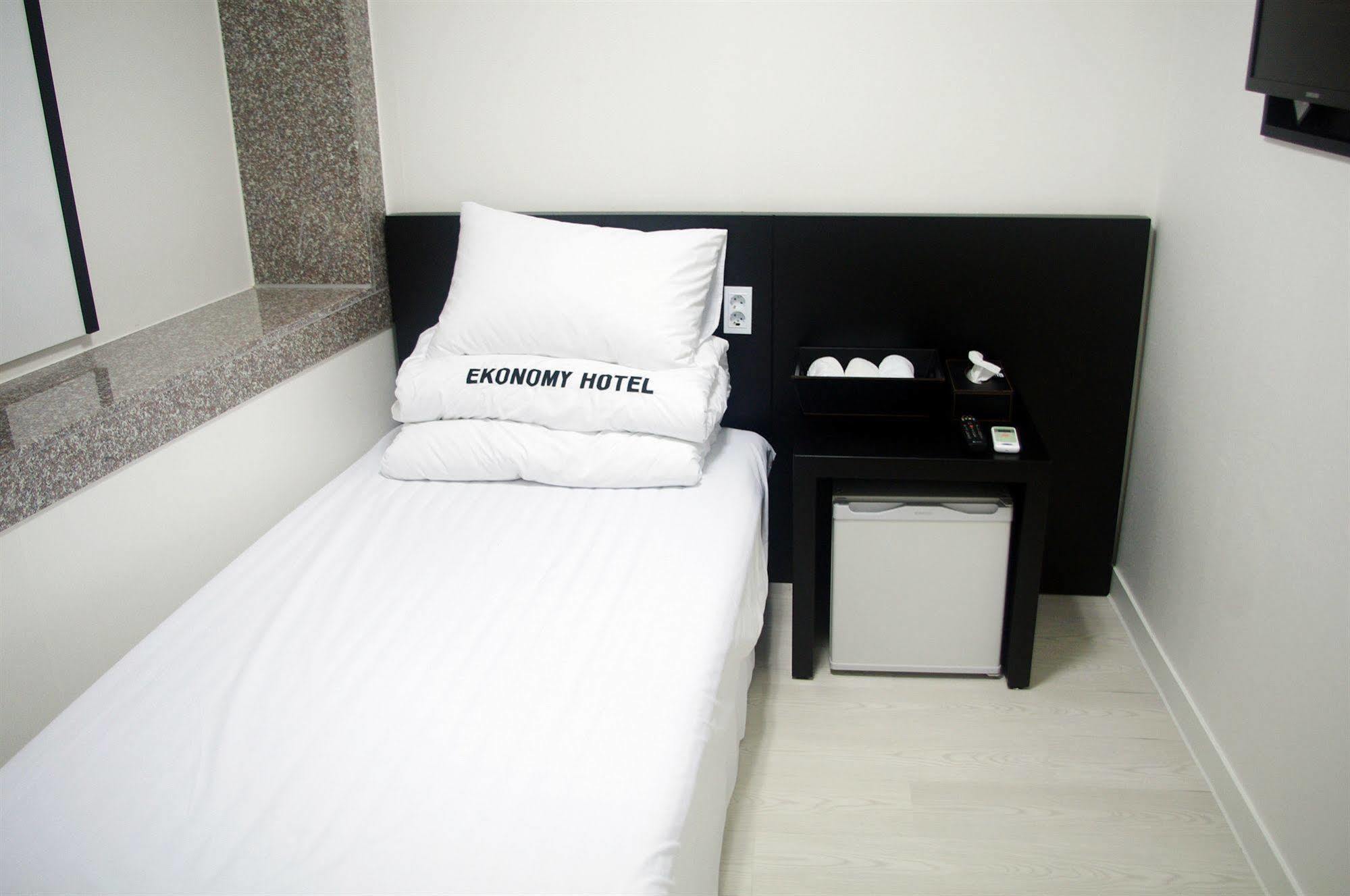 Ekonomy Hotel Nampo Пусан Экстерьер фото
